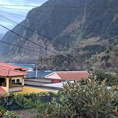 Chale - Sea View 度假居 *