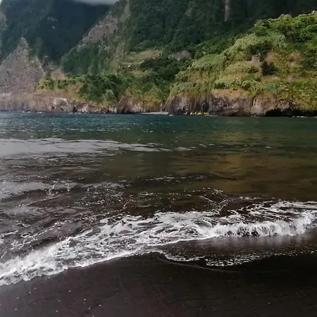 Chale - Sea View 度假居 *