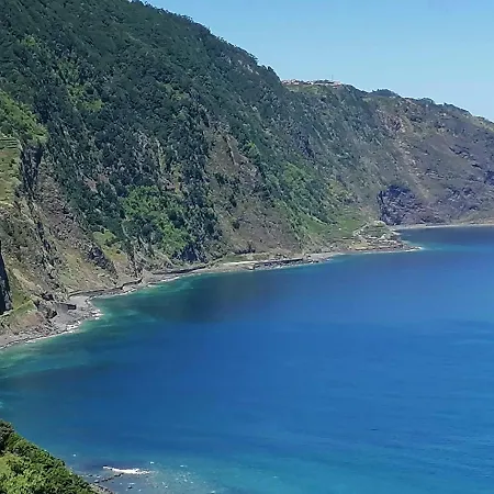 Chale - Sea View 度假居 *